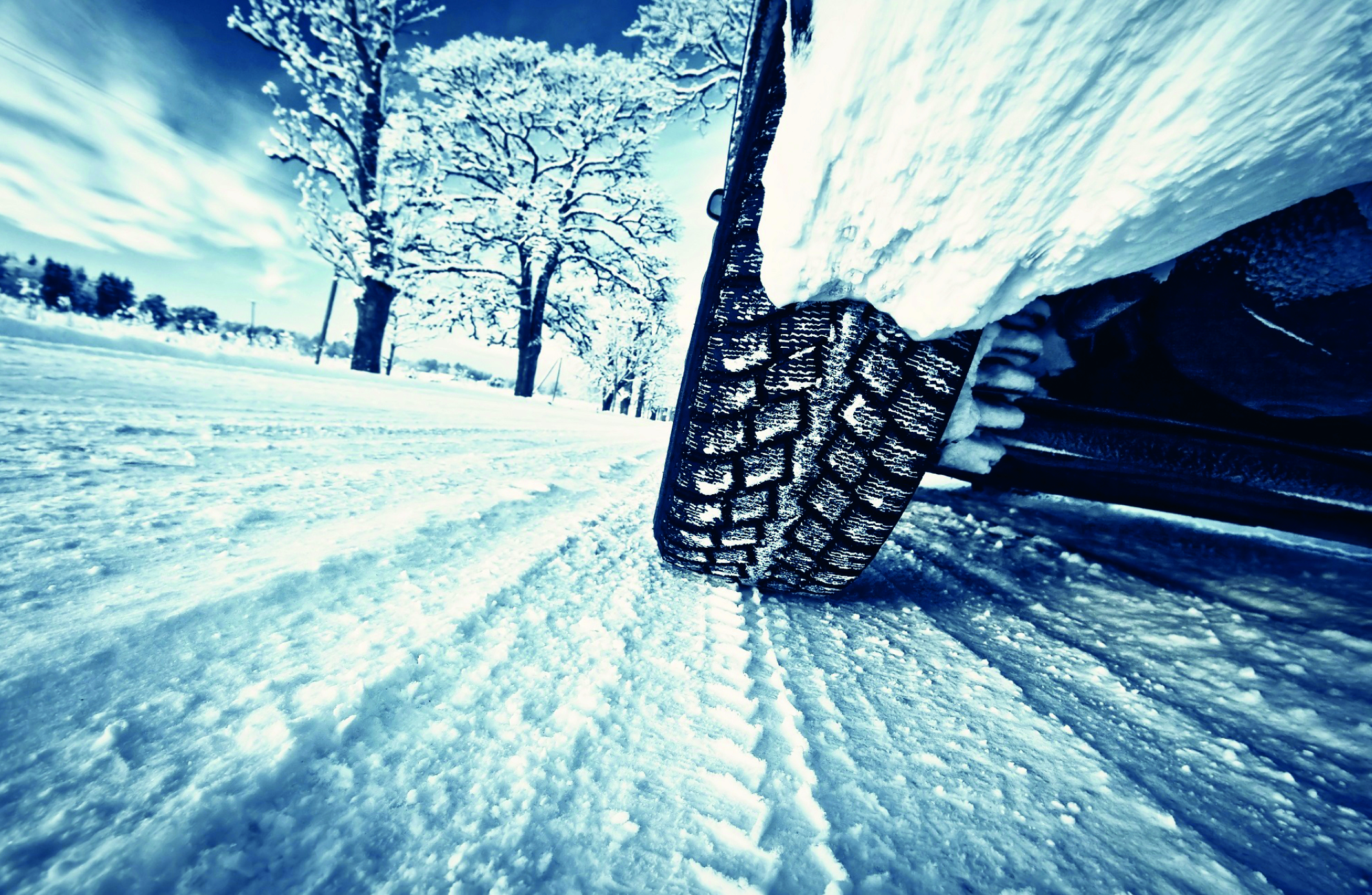 Achtung bei Winterreisen: Mietwagen nur mit Winterreifen